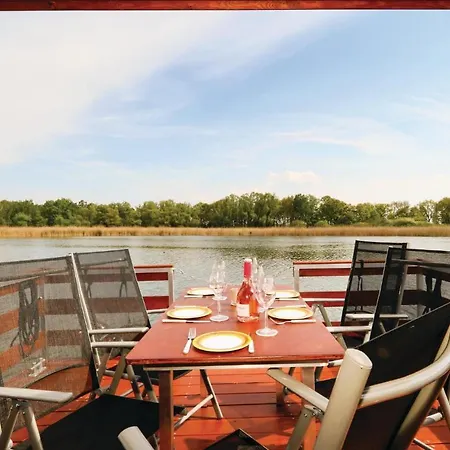 2 Bedroom Amazing Ship In Radewege