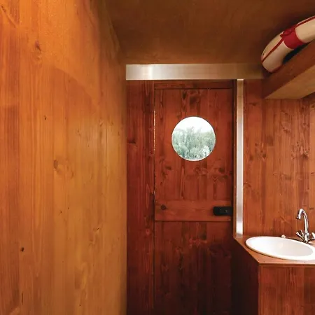 2 Bedroom Amazing Ship In 3* Radewege