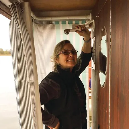 Πλωτό κατάλυμα 2 Bedroom Amazing Ship In Radewege
